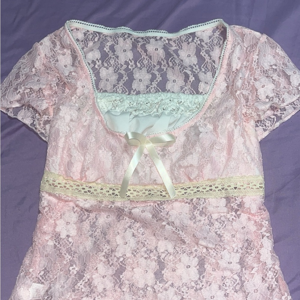 Beautiful pink shear top,